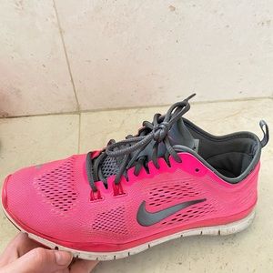 Nike Shoes - Nike Free Runs 5.0 Nike Shoes - Nike Free Runs 5.0